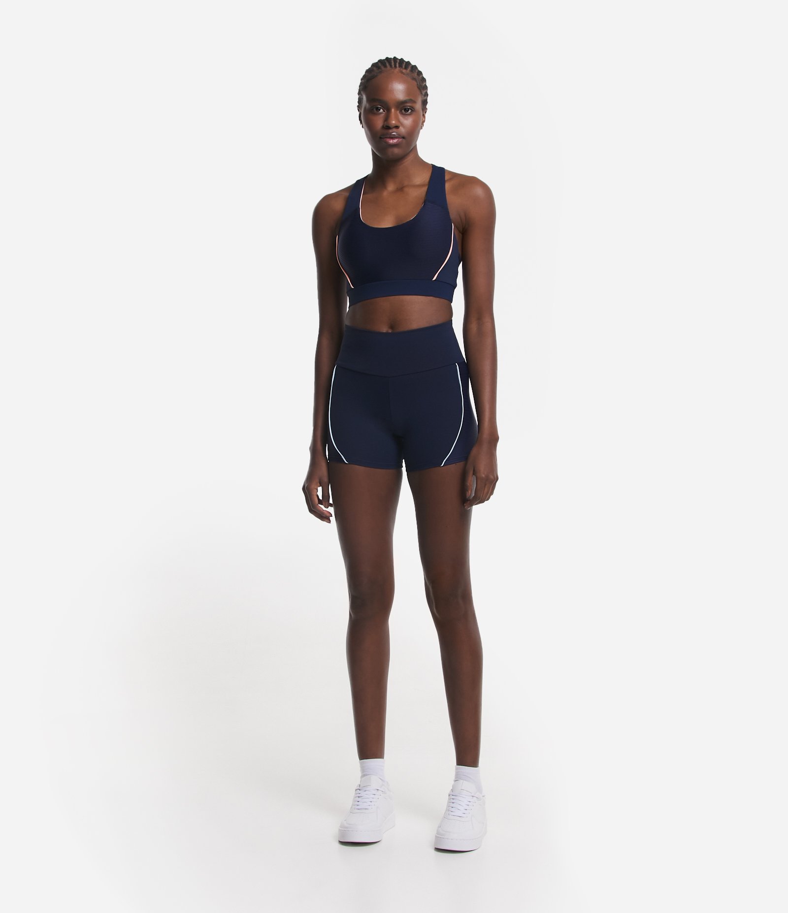 Bermuda Crossfiteira Esportiva em Poliamida com Detalhe Contrastante Lateral Azul 1