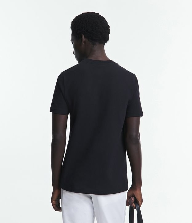 Camiseta Slim em Moletinho com Lettering Uncommon e Textura Preto 6