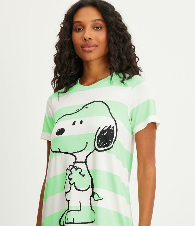 Camisola Curta em Viscolycra com Estampa Snoopy e Listras Verde/ Branco 3