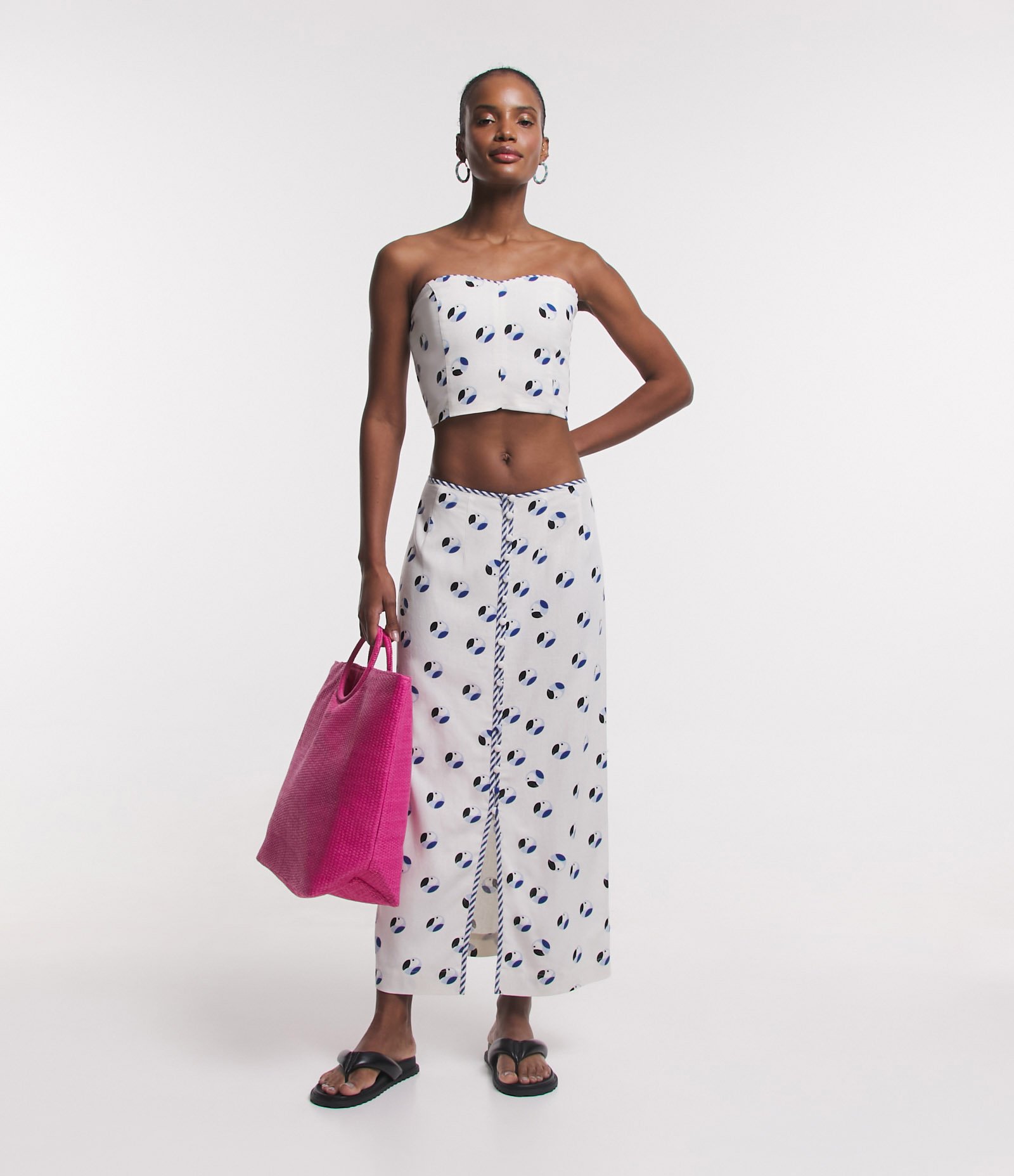 Saia New Midi em Linho Reta com Botões e Estampa de Araras Off White 1
