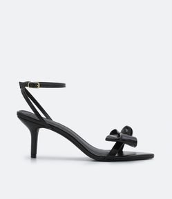 Sandália com Salto e Laço e Bico Folha