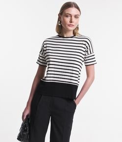 Blusa Manga Curta em Viscose Listrada com Barra Contrastante