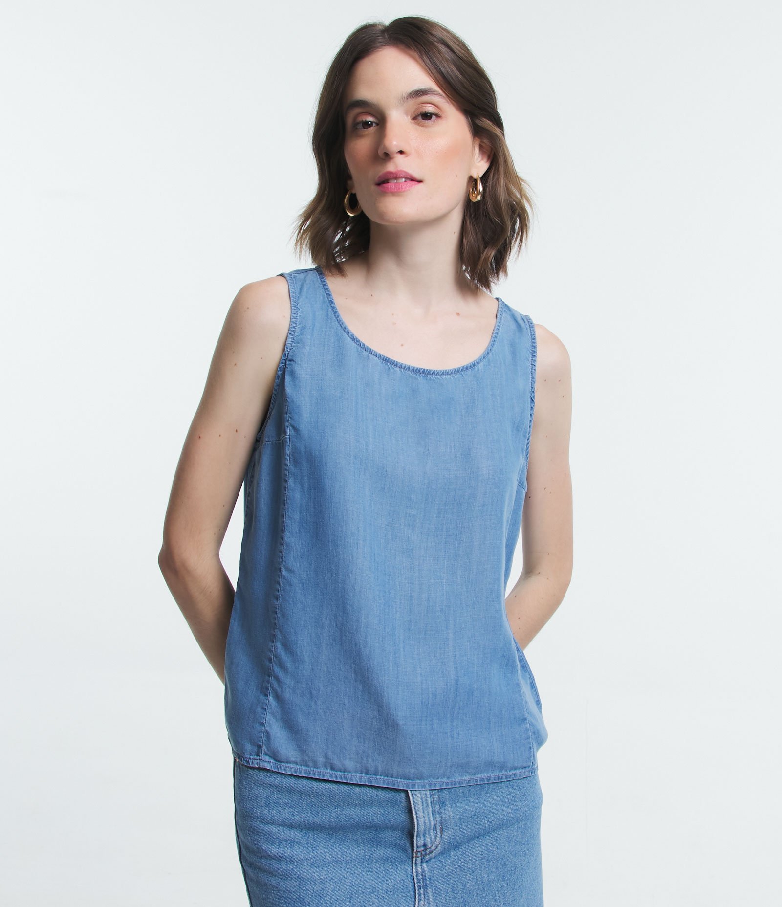 Blusa Sem Manga em Jeans com Decote U Azul 1