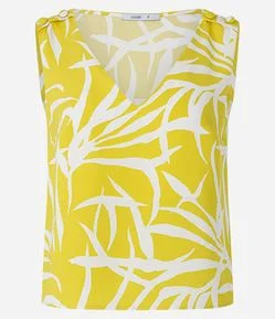 Blusa Sem Manga em Crepe Botões no Ombro e Folhagens Estampadas