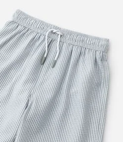 Bermuda Infantil Texturizada com Estampa Listrada - Tam 5 a 14 anos