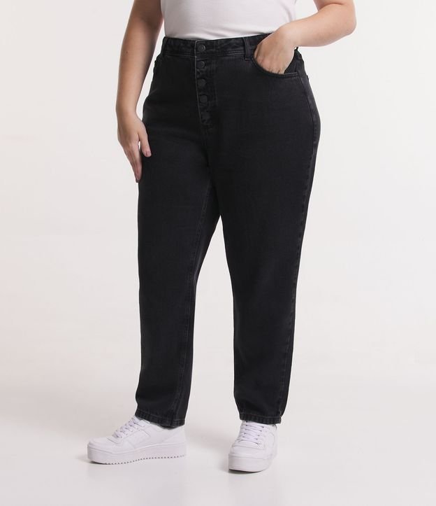 Calça Mom Jeans com Botões Frontais Curve & Plus Size Preto 2