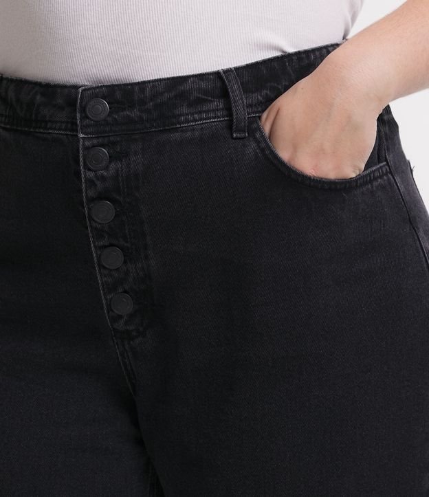 Calça Mom Jeans com Botões Frontais Curve & Plus Size Preto 4