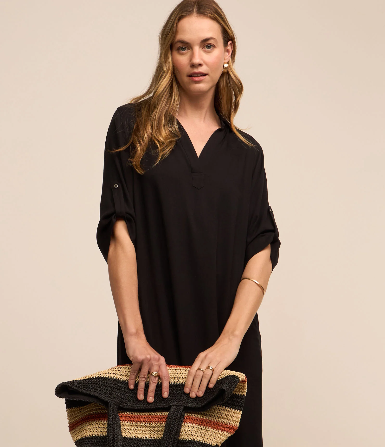 Vestido Curto em Viscose com Manga 3/4 Preto 2