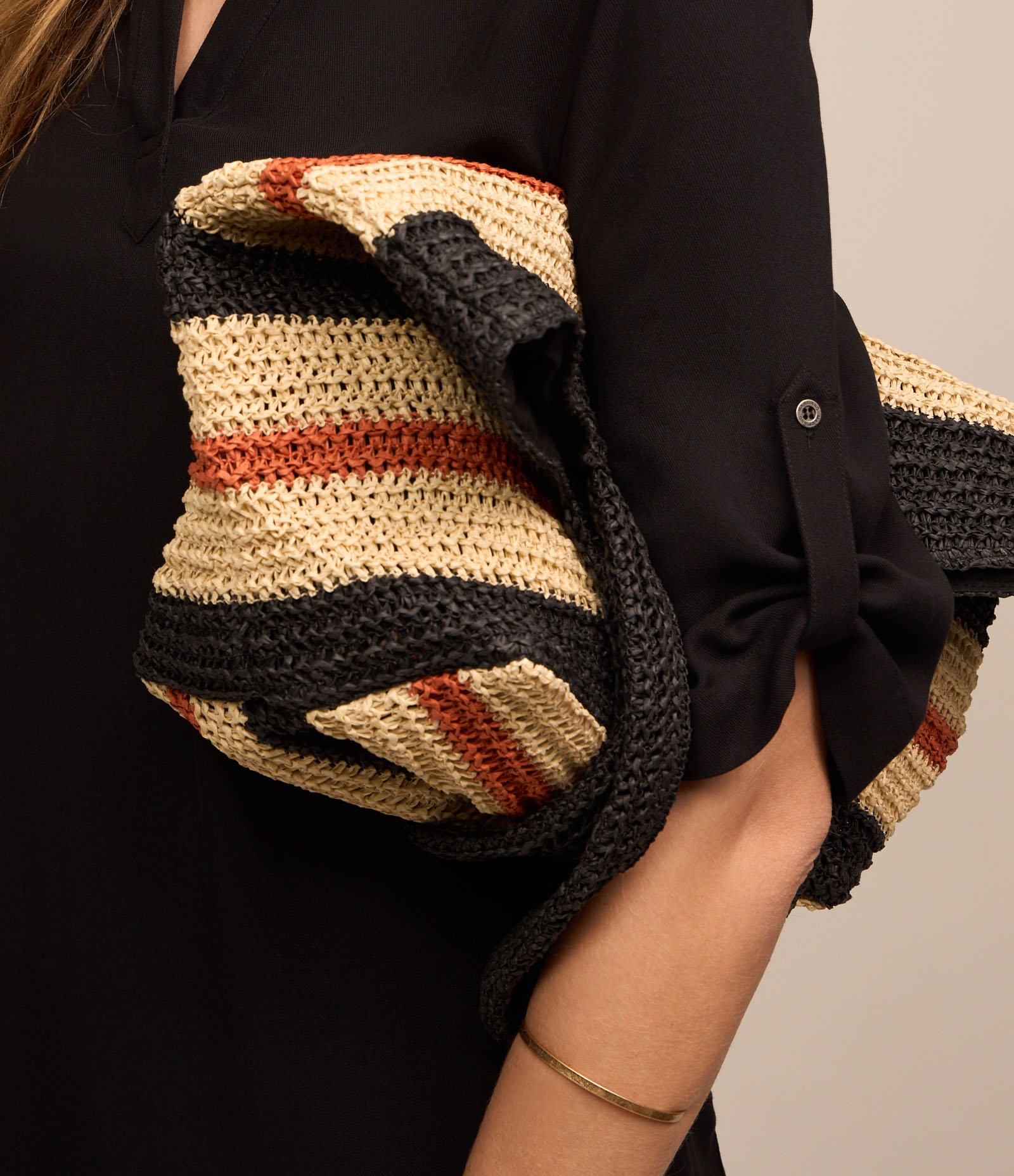 Vestido Curto em Viscose com Manga 3/4 Preto 3