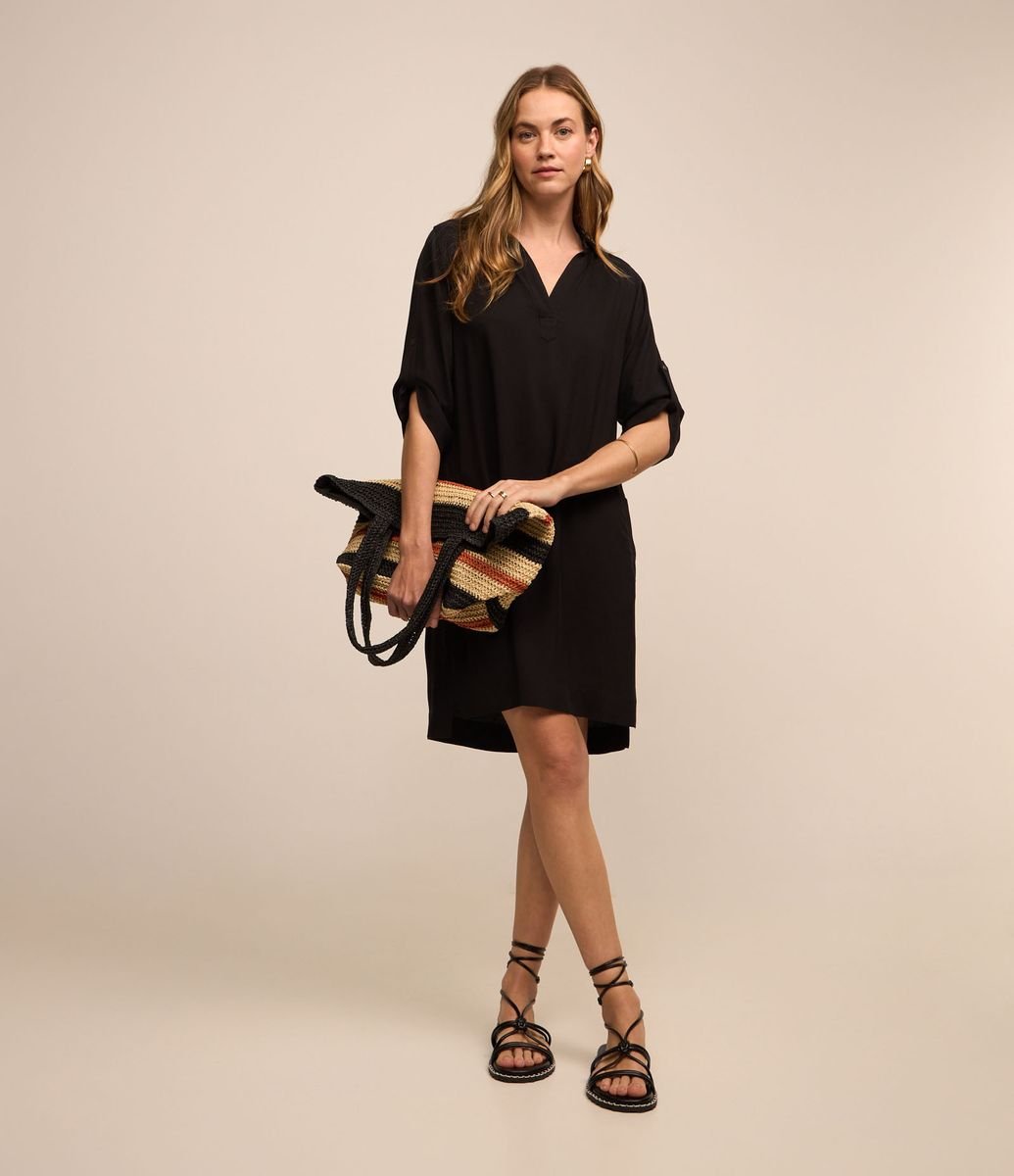 Vestido Curto em Viscose com Manga 3/4 Preto