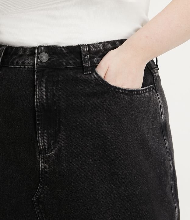 Saia Longa Jeans com Fenda Frontal Curve & Plus Size Preto 4