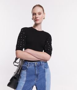 Blusa em Viscose com Manga Bufante e Strass Aplicado