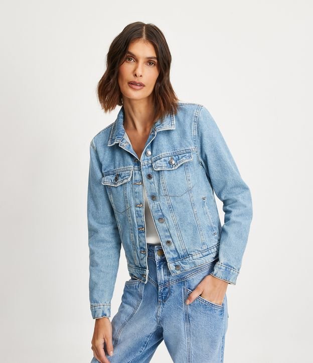 Jaqueta em Jeans com Bolso Frontais