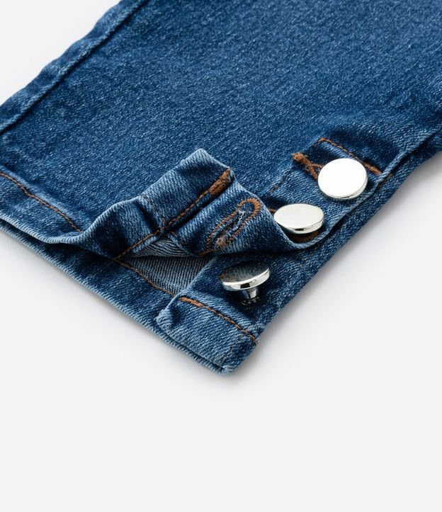Calça Skinny Jeans com Abotoamento Lateral na Barra Curve & Plus Size Azul 9