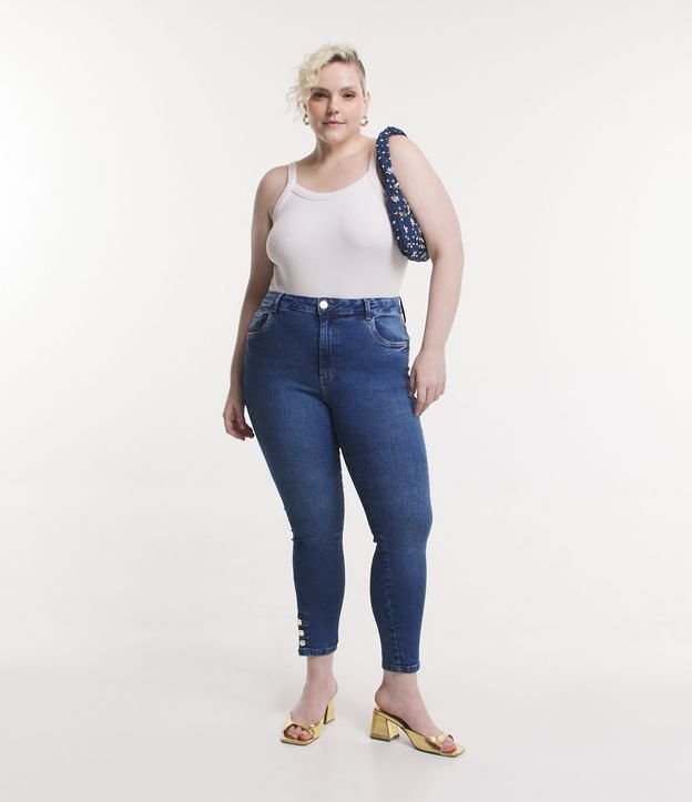 Calça Skinny Jeans com Abotoamento Lateral na Barra Curve & Plus Size Azul 1