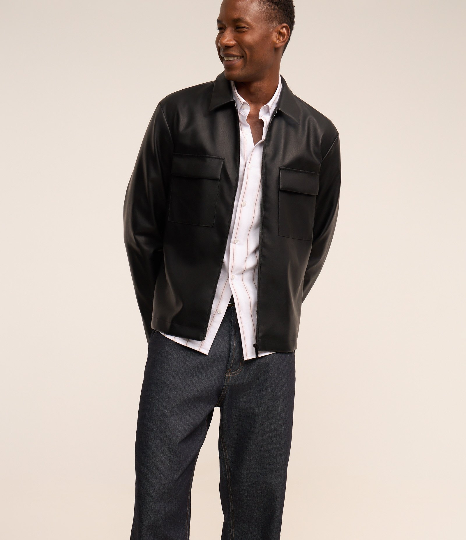 Calça Loose Jeans Resinado com Costura Contrastante e Barra Dobrada Azul Escuro 3