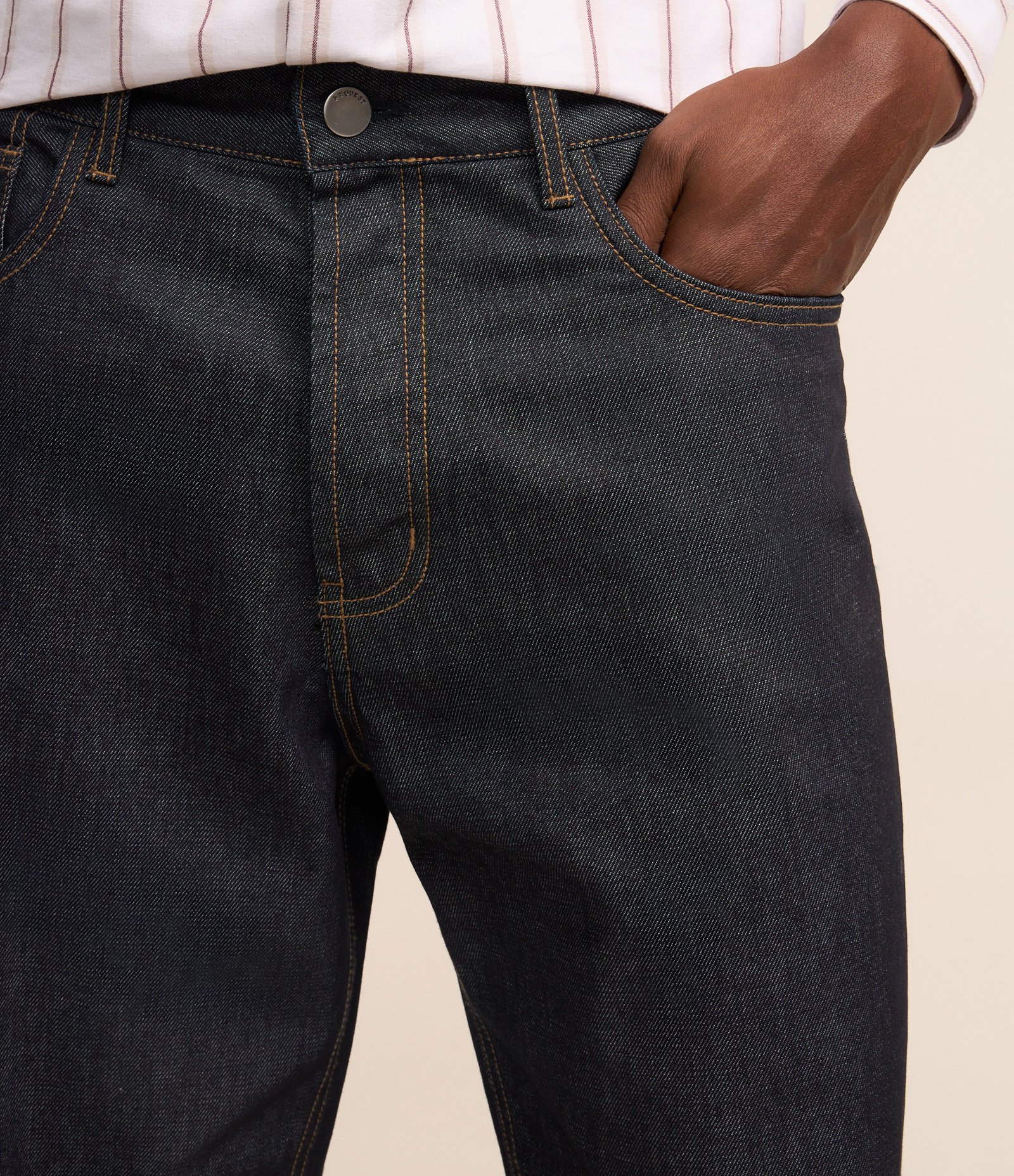 Calça Loose Jeans Resinado com Costura Contrastante e Barra Dobrada Azul Escuro 4