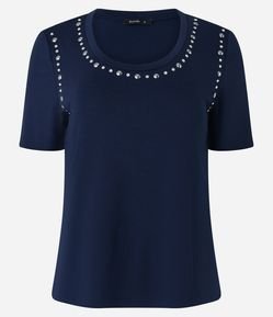 Blusa em Viscose com Brilhos Aplicados na Gola e Cava