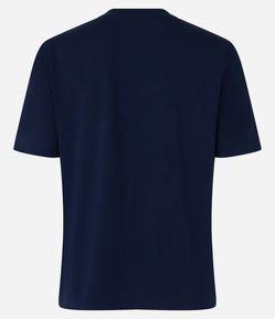 Blusa em Viscose com Brilhos Aplicados na Gola e Cava