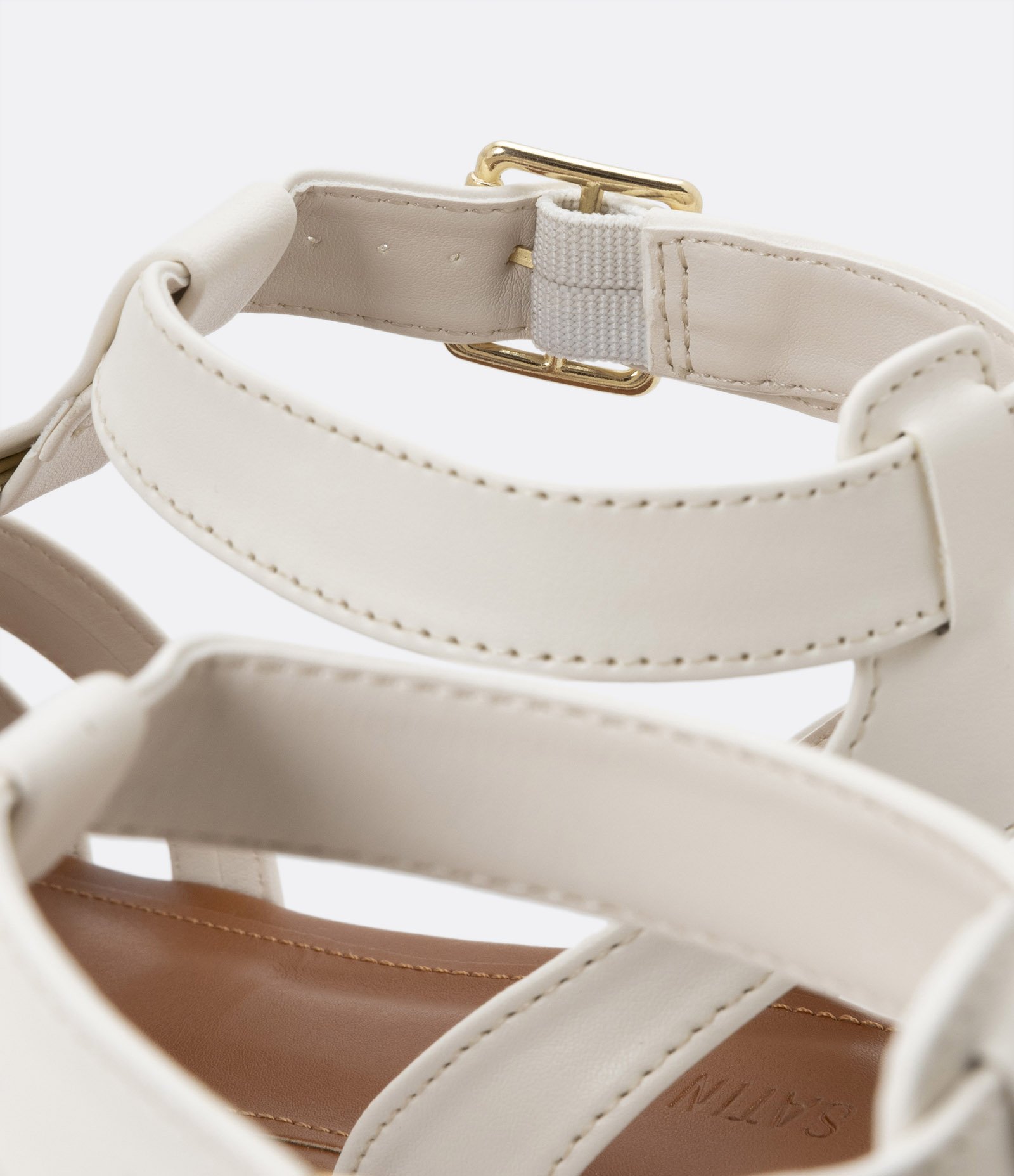 Sandália Multi Tiras com Sola Tratora Off White 4