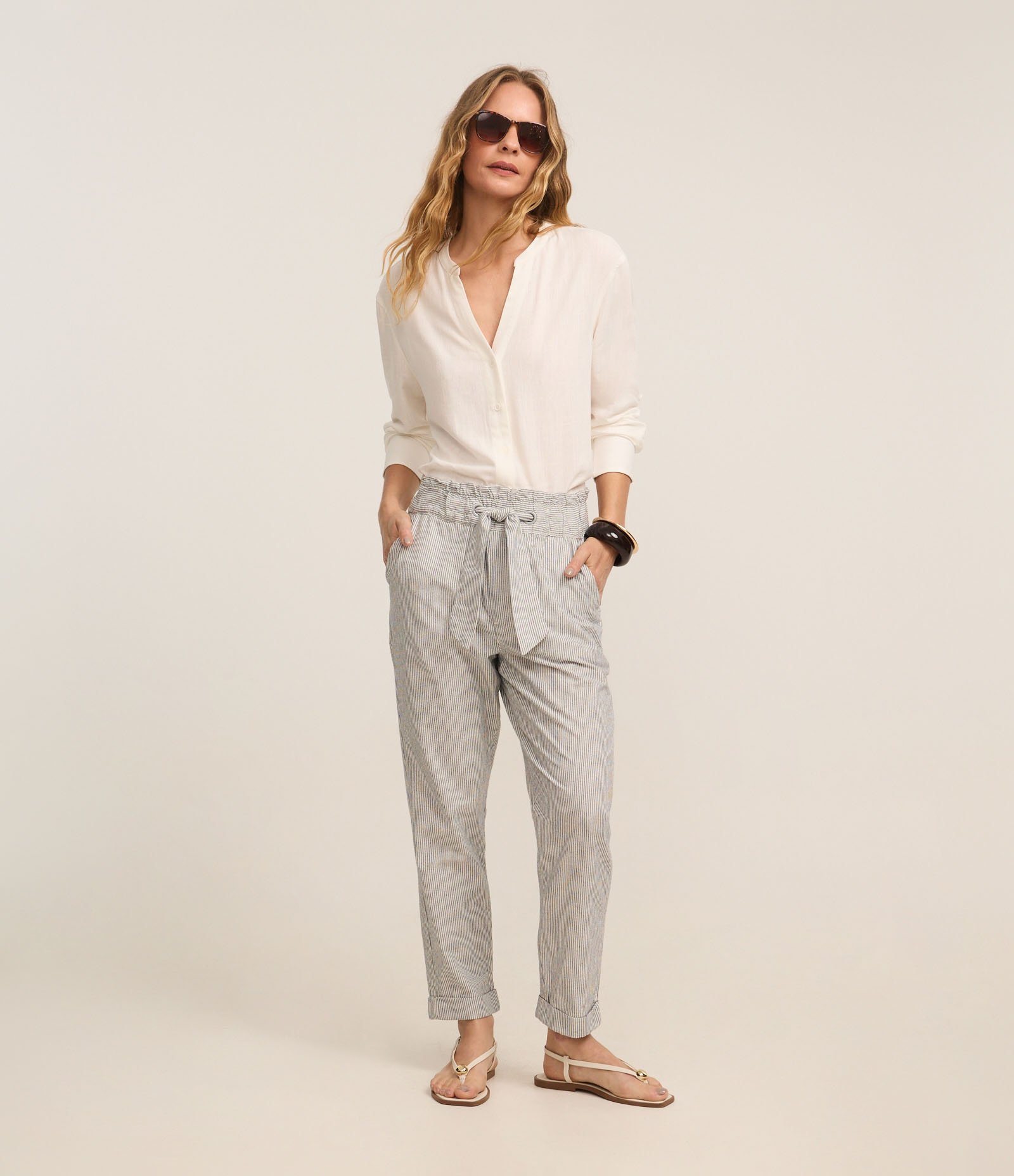 Calça Baggy Cintura Alta em Sarja Listrada com Amarração no Cós Cinza 1