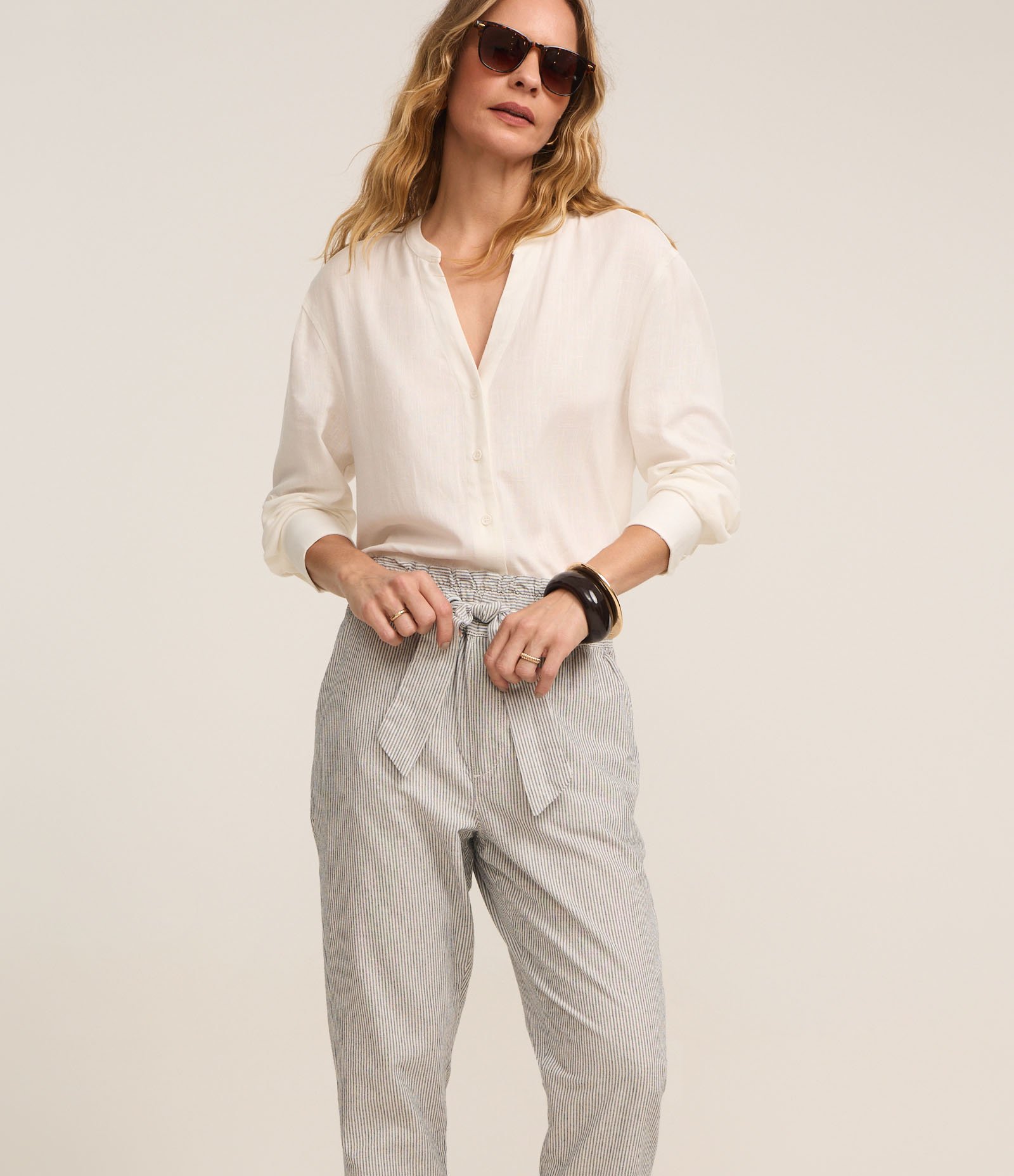 Calça Baggy Cintura Alta em Sarja Listrada com Amarração no Cós Cinza 2