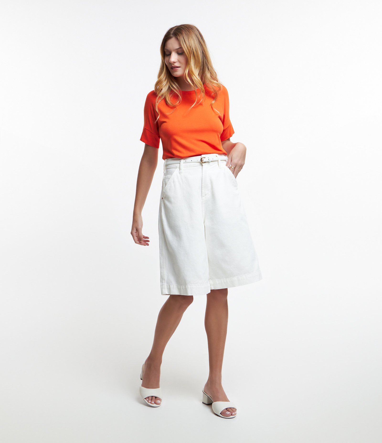 Blusa Sem Cava em Viscose com Gola Redonda 2