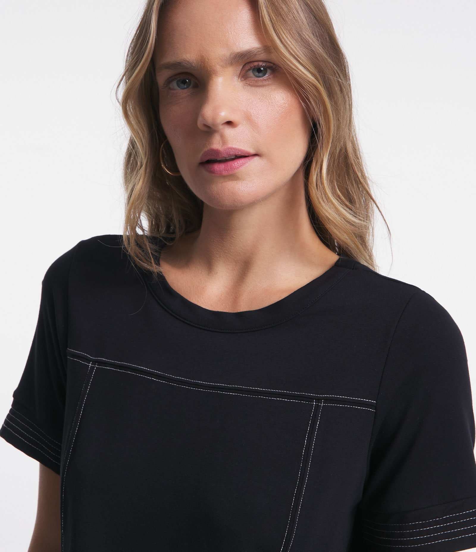Blusa Manga Curta em Viscose com Costura Contrastante Preto 3