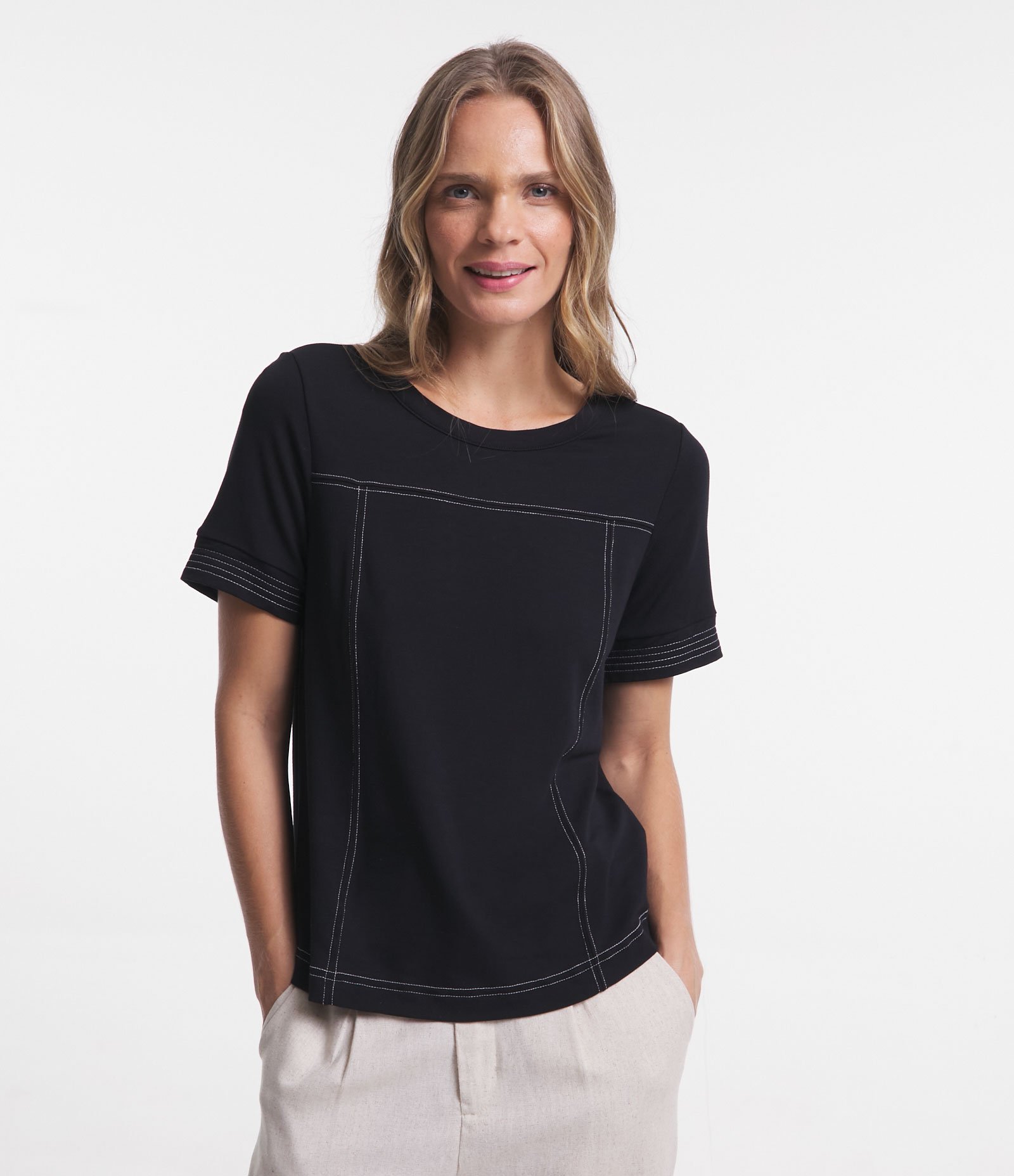 Blusa Manga Curta em Viscose com Costura Contrastante Preto 4