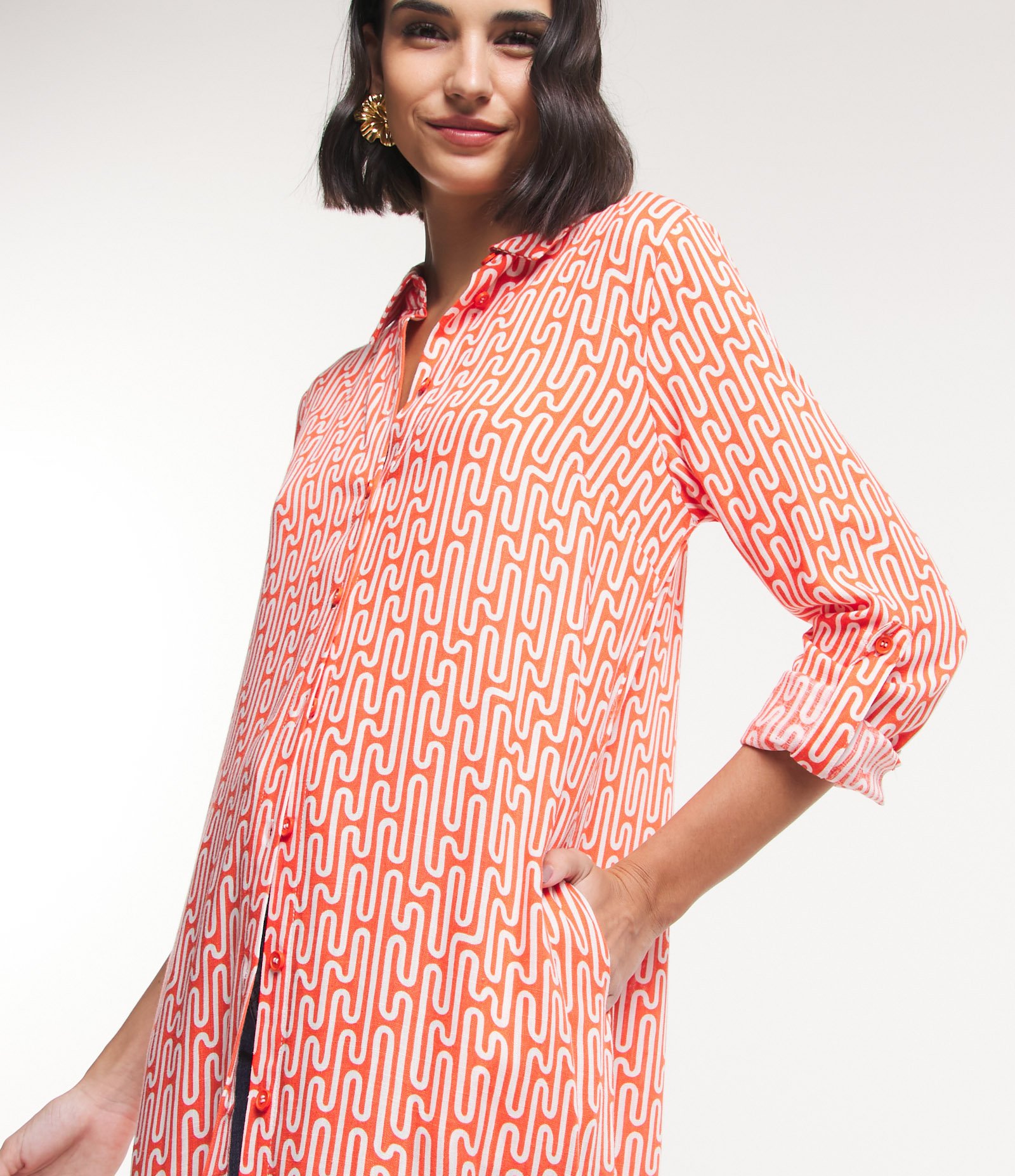 Vestido Chemise Midi em Viscolinho com Abotoamento e Estampa Abstrata Laranja Coral 5