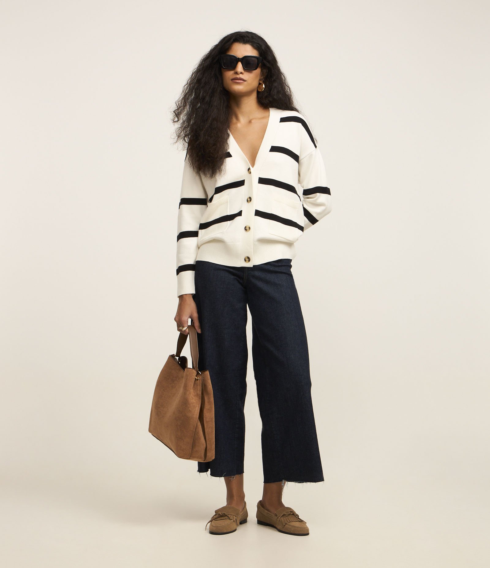 Cardigan em Tricô com Abotoamento Frontal e Estampa Listras Branco/Preto 2