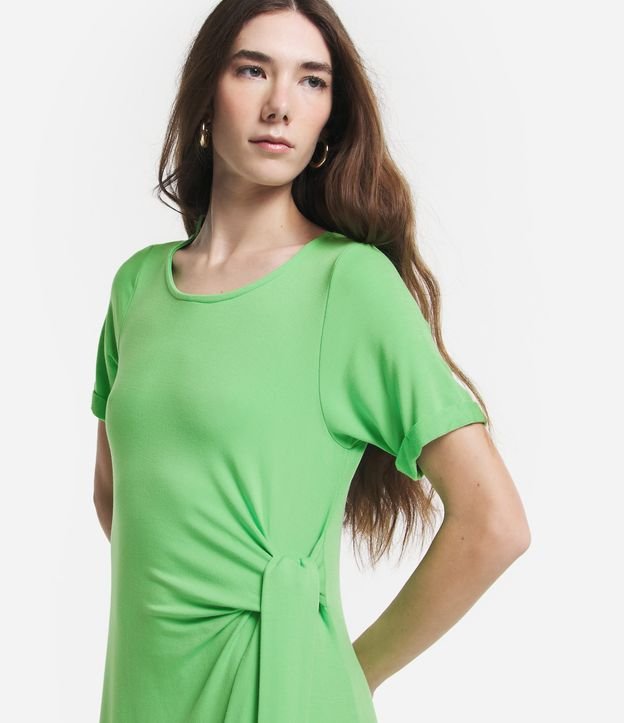 Vestido Longo Manga Curta em Viscose com Laço e Fenda Verde 3