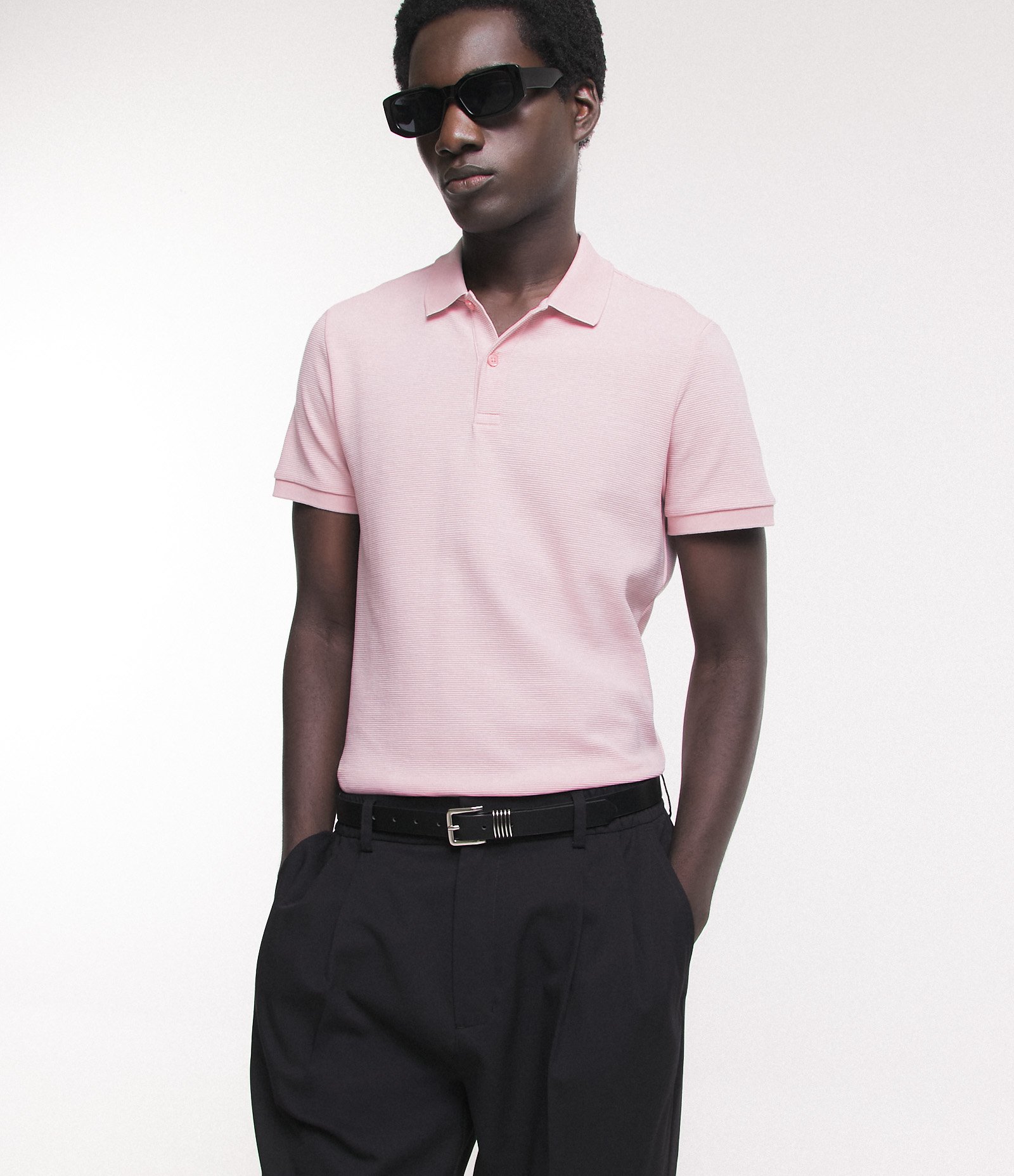 Camiseta Polo Slim em Algodao com Botoes e Textura Canelada Rosa