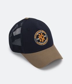 Boné Trucker com Aba Curva e EstampaNY Authentic