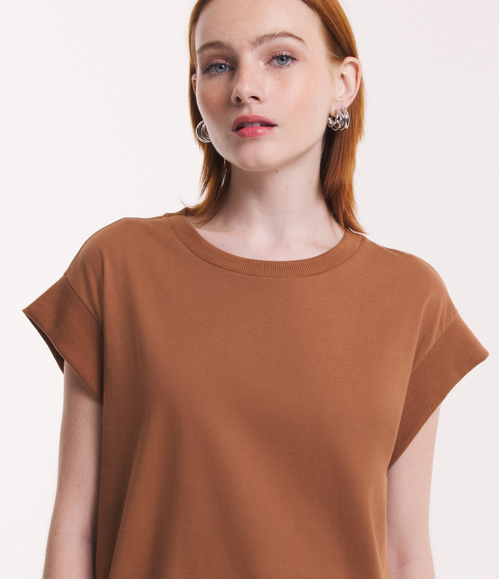 Blusa em Meia Malha com Ribana na Manga Curta 4