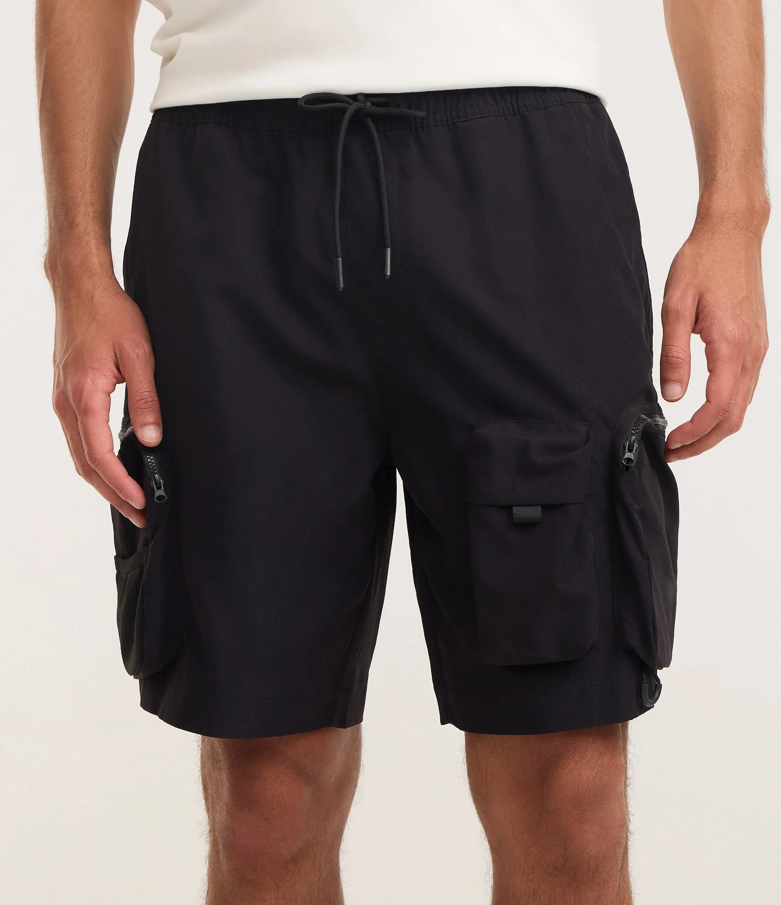 Bermuda Cargo com Cós Elástico e Bolsos Táticos Preto 2