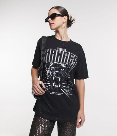 Camiseta Alongada em Meia Malha com Estampa Pantera Negra Menor preço em Camiseta Alongada em Meia Malha com Estampa Pantera Negra