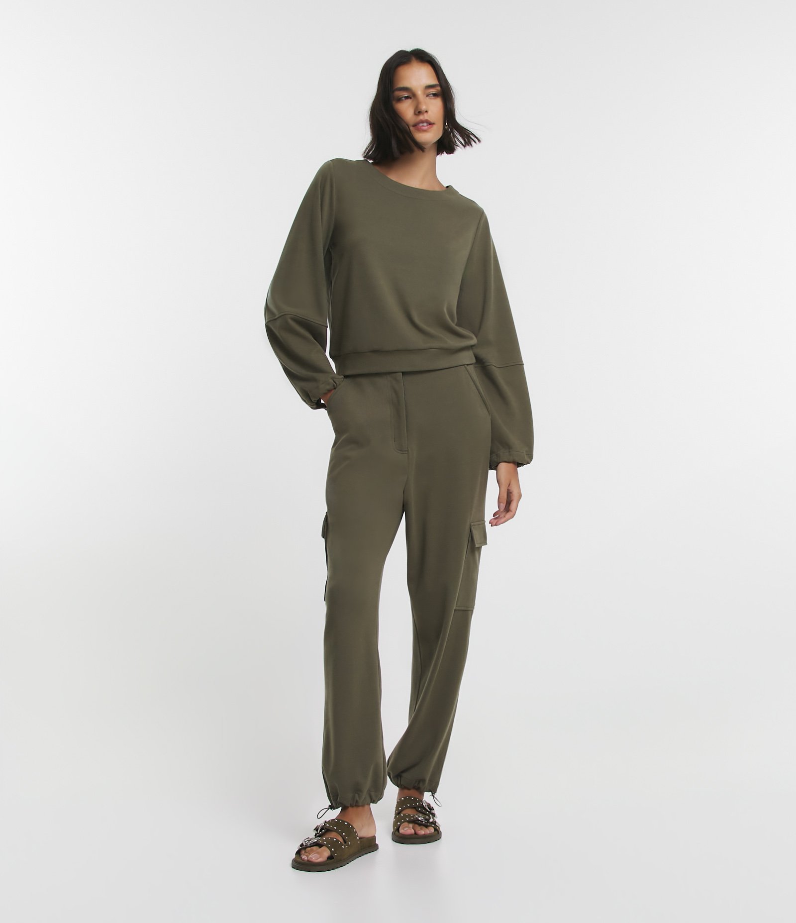 Blusa em Suedine com Recortes na Manga e Punho com Ajuste 2