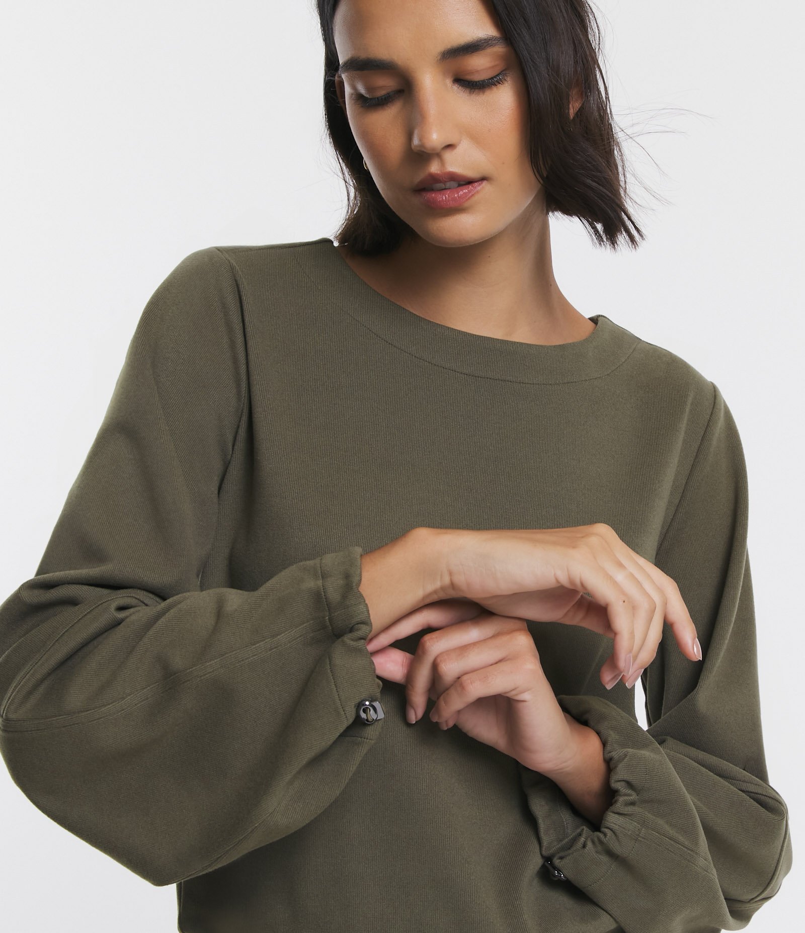 Blusa em Suedine com Recortes na Manga e Punho com Ajuste 3