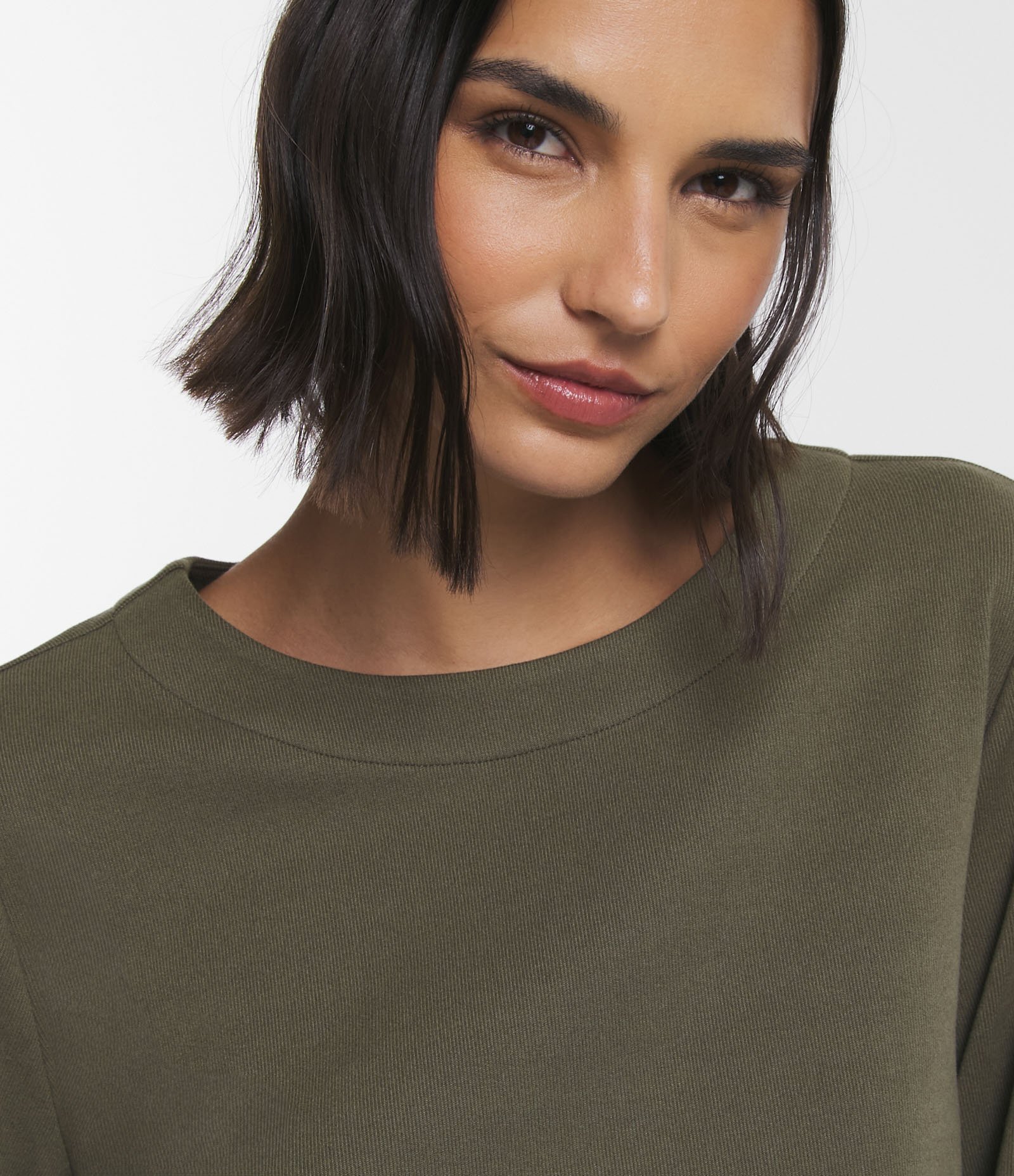 Blusa em Suedine com Recortes na Manga e Punho com Ajuste 5