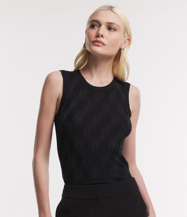 Blusa Sem Manga em Viscose Metalizada e Ponto Diferenciado