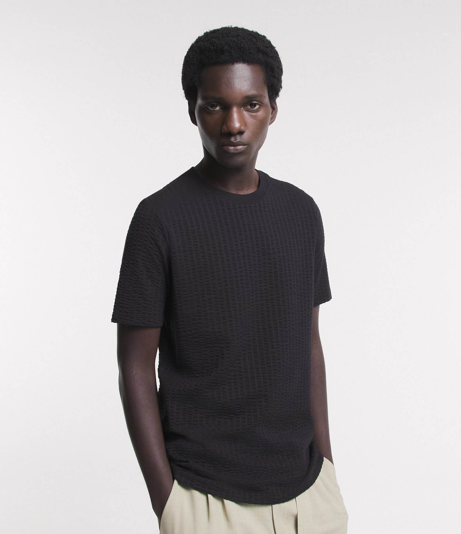 Camiseta Slim em Algodão com Textura de Listras Preto 6