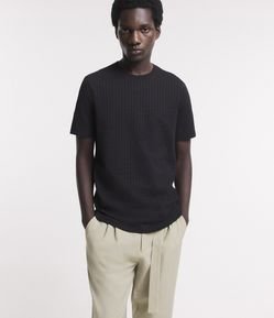 Camiseta Slim em Algodão com Textura de Listras