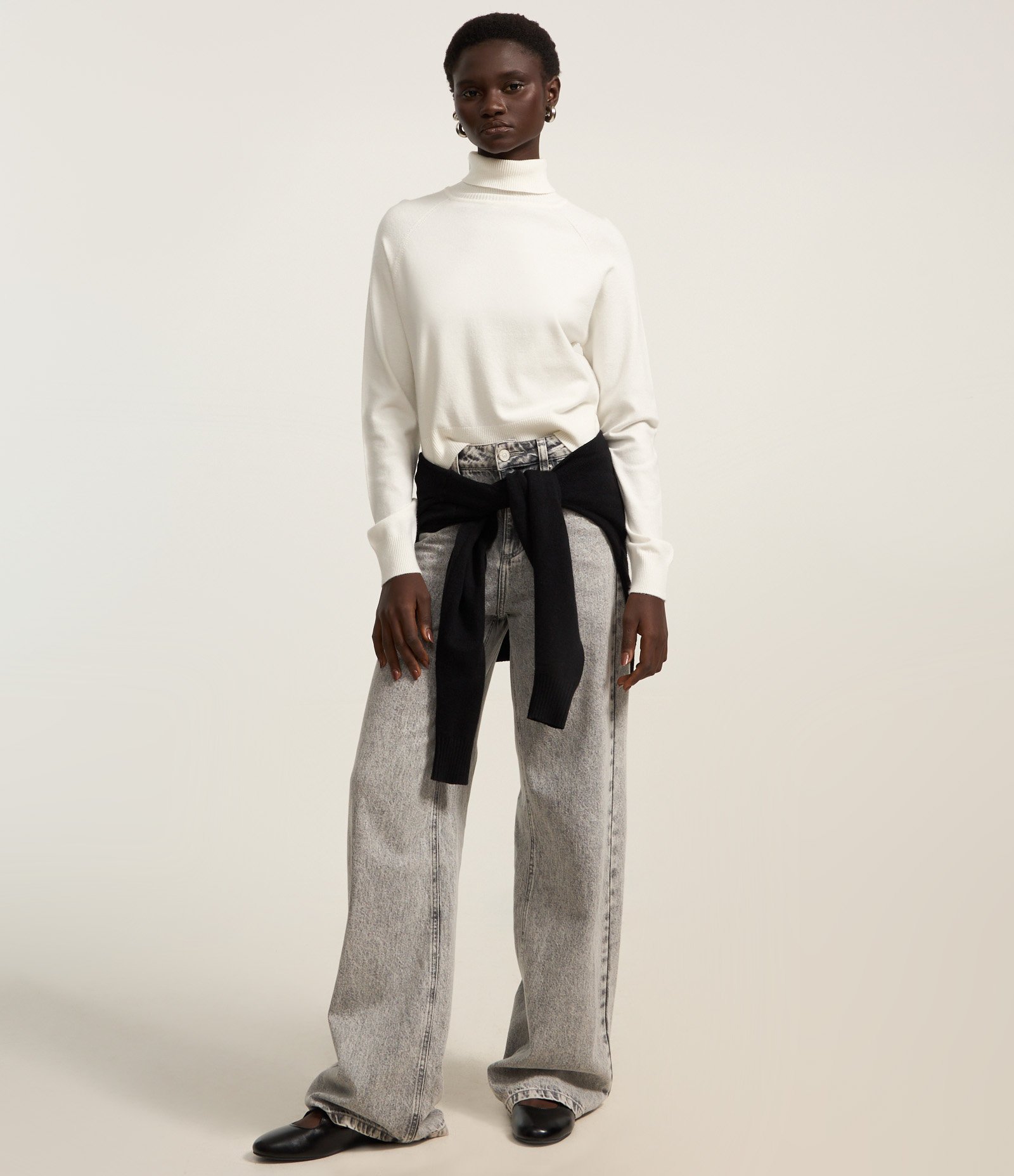 Blusa em Tricô com Gola Alta e Manga Longa Branco 2