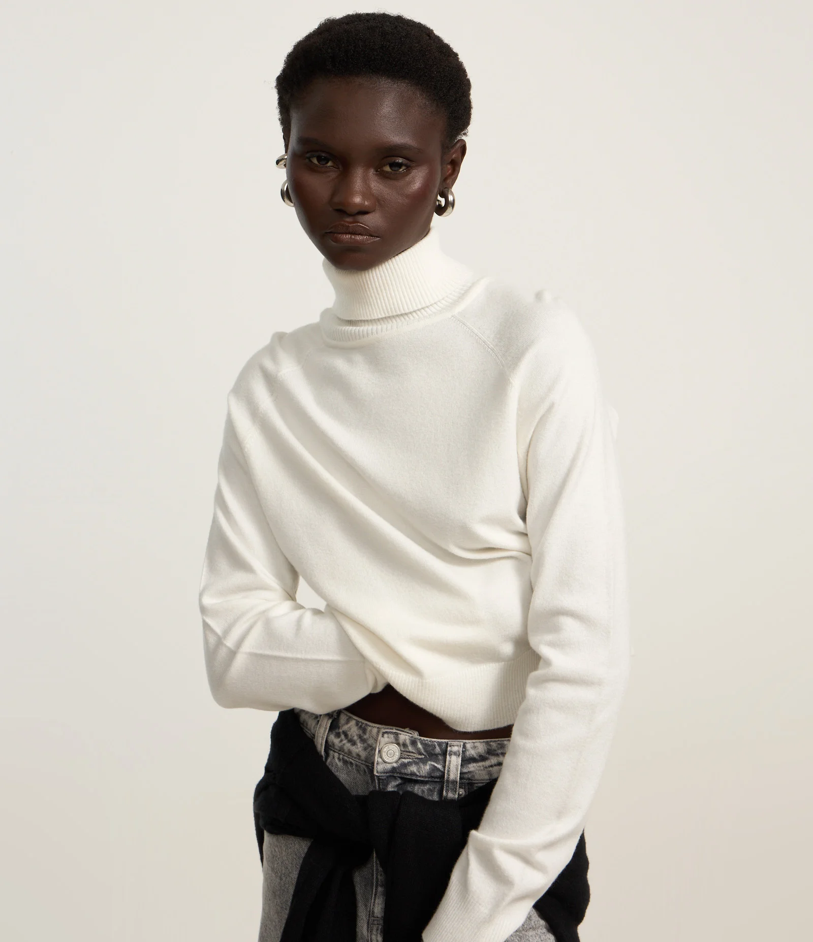 Blusa em Tricô com Gola Alta e Manga Longa Branco 3