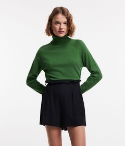 Blusa em Tricô com Gola Alta e Manga Longa