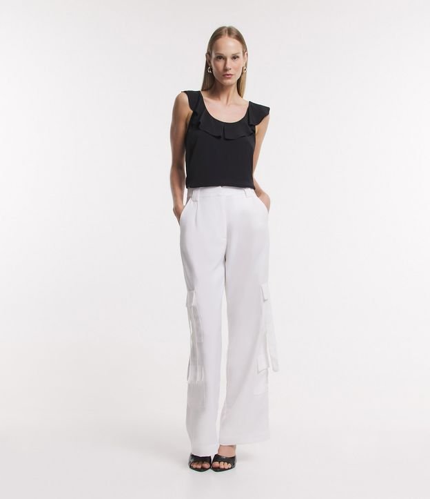 Blusa Sem Manga em Crepe com Decote U e Babados