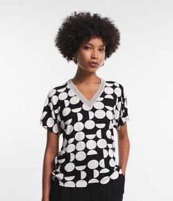 Blusa Manga Curta em Viscose com Poás Diferenciados