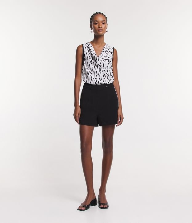 Blusa sem Manga em Crepe com Decote Degagê Estampa Abstrata