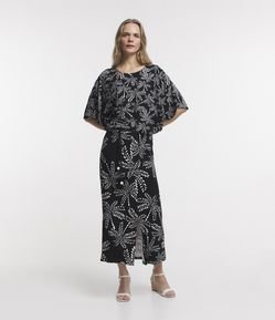 Saia Longa em Moletinho com Fenda Central e Folhagem Estampada